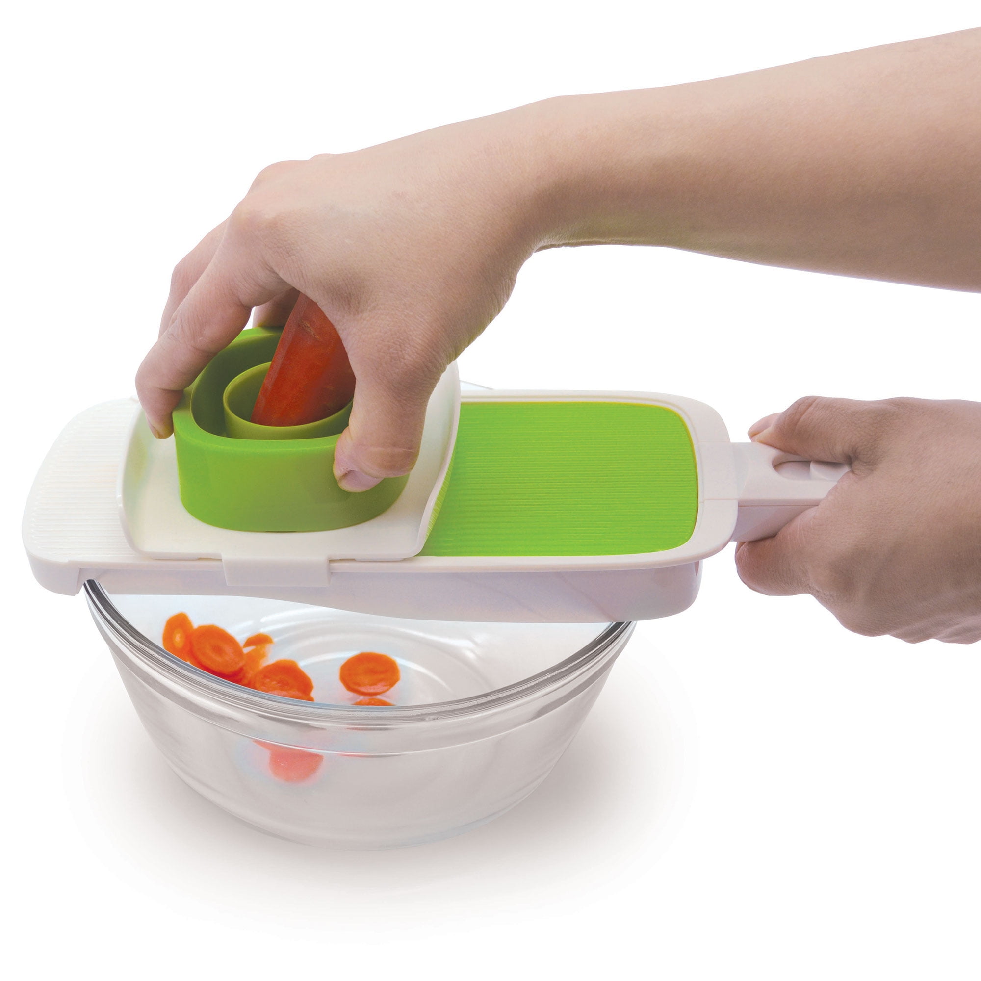 Starfrit Mandoline À Main Avec Lame En V, Épaisseur Ajustable, Base Antidérapante, Ouverture Auto-Alimentée Sécuritaire, Garde De Sécurité, Va Au Lave-Vaisselle, Pour Fruits Et Légumes Tranchez rapidement fruits et légumes avec cette mandoline Starfrit à lame en V. Design auto-alimenté sécuritaire, épaisseur ajustable, appui antidérapant. Rangement facile et va au lave-vaisselle.