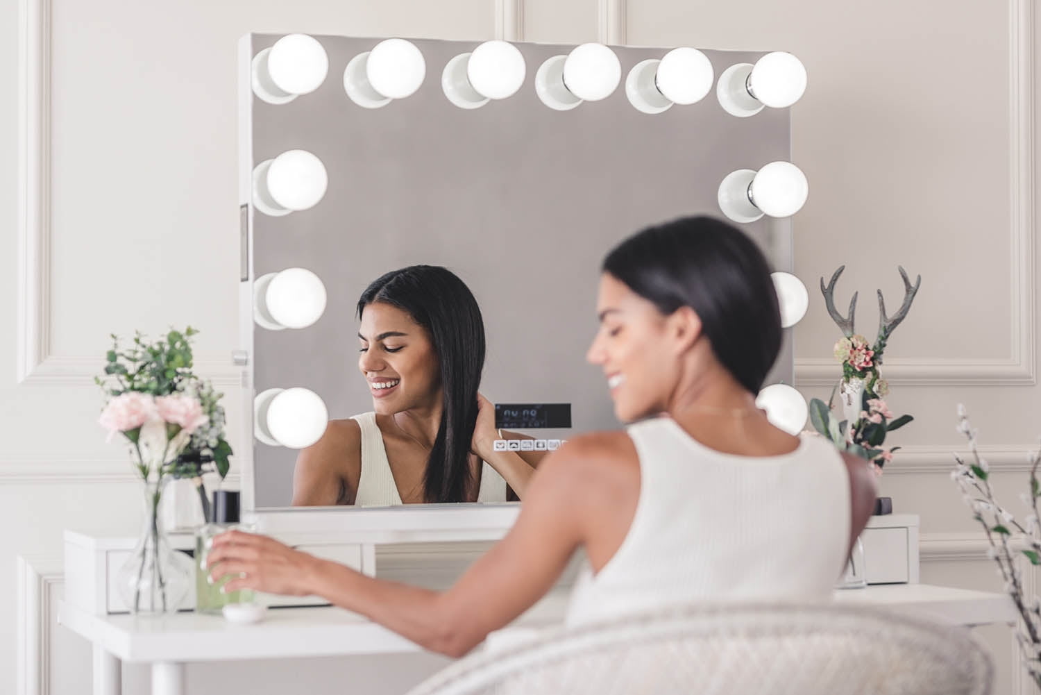 Reigncharm Hollywood Vanity Mirror With, Reigncharm Hollywood Vanity Mirror With Bluetooth Speakers