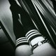 thumbnail image 3 of Anillo de pierna de ligas góticas, 2 piezas de cinturón elástico con tachuelas de corazón, liguero ajustable punk con 2 clips de metal, cinturones de arnés con clips, negro, 3 of 4