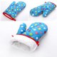thumbnail image 4 of sweethay Manoplas anti-calor Guantes profesionales para horno de microondas Guantes de algodón resistentes al calor Manoplas para hornear Cocina y Comedor Puntos grandes azules, 4 of 6