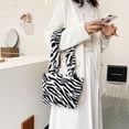 thumbnail image 3 of Bolso de hombro de felpa para mujer, bolsos con diseño de animales a la moda de invierno (blanco) Likrtyny Para estrenar, 3 of 9