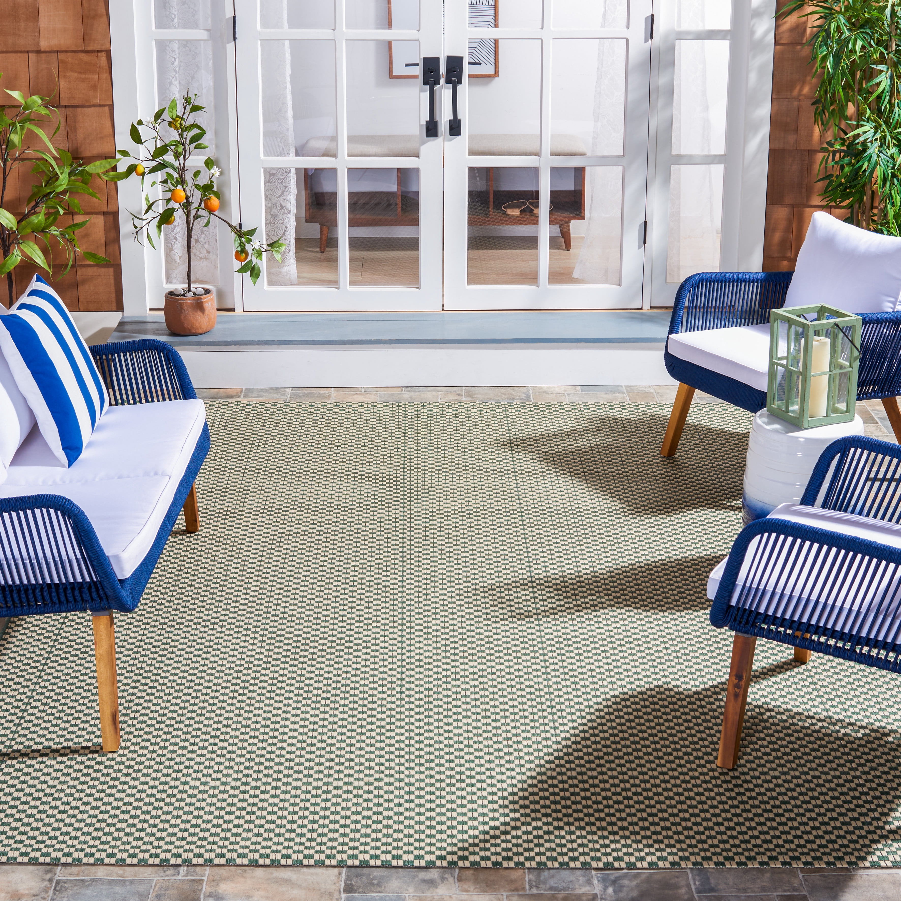SAFAVIEH Courtyard Flint Checkered Indoor/Outdoor Area Rug, Dark Green/Beige, 6'7" x 6'7" Square