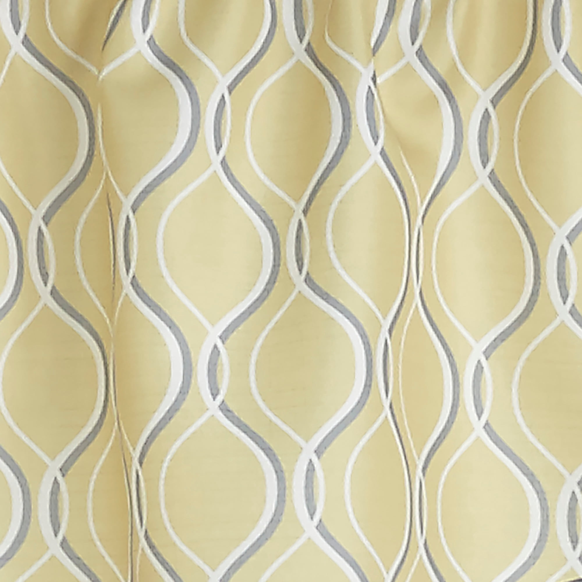 Curtainworks Morocco Scallop Valance Gold, Indoor, 100% Polyester, 58"W x 14"L, 1 Piece, Adult