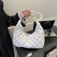 thumbnail image 3 of Bolso casual para mujer con correa ajustable, bolso de mano con entramado rómbico y media luna, 3 of 6