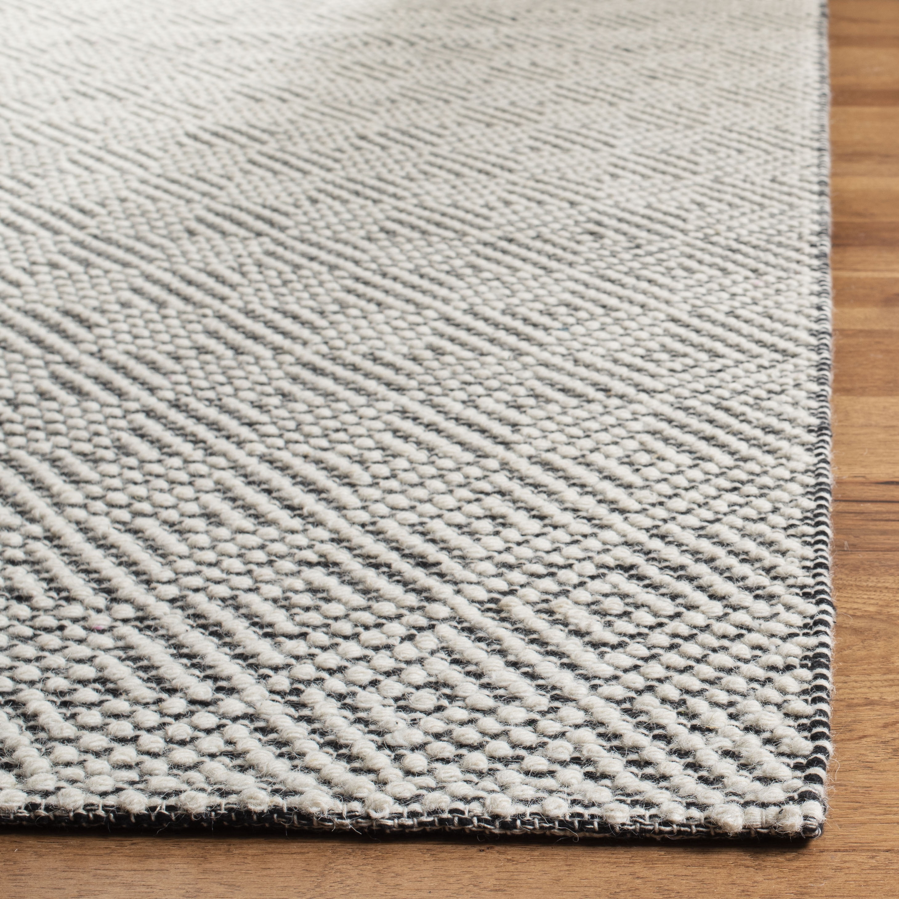 SAFAVIEH Vermont Catrine Geometric Wool Runner Rug, Ivory/Black, 2'3" x 6'