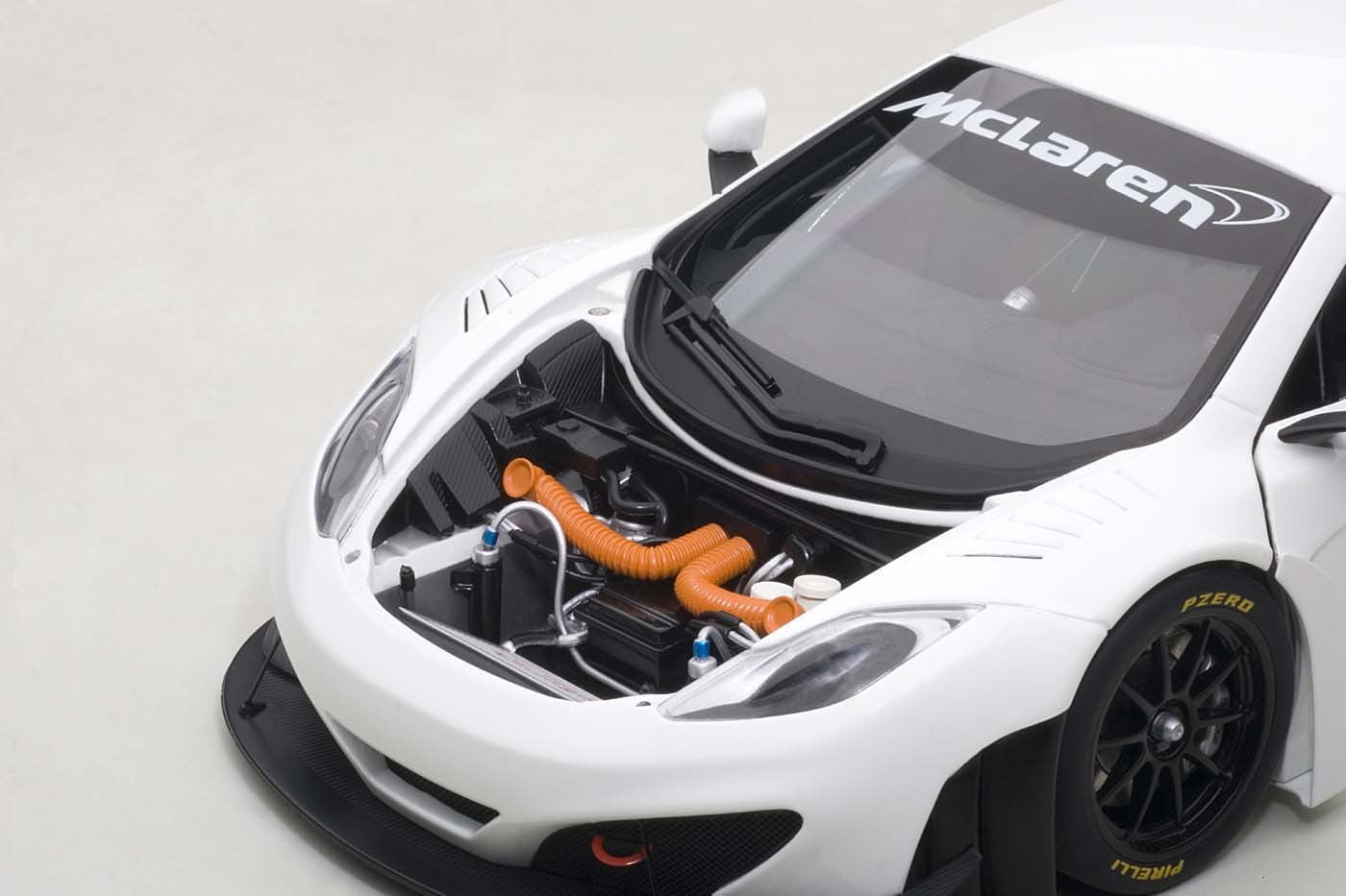 未展示品　オートアート 1/18 マクラーレン 12C GT3 ホワイト Mclaren 12C GT3 White 1/18 Diecast Model Car by Autoart