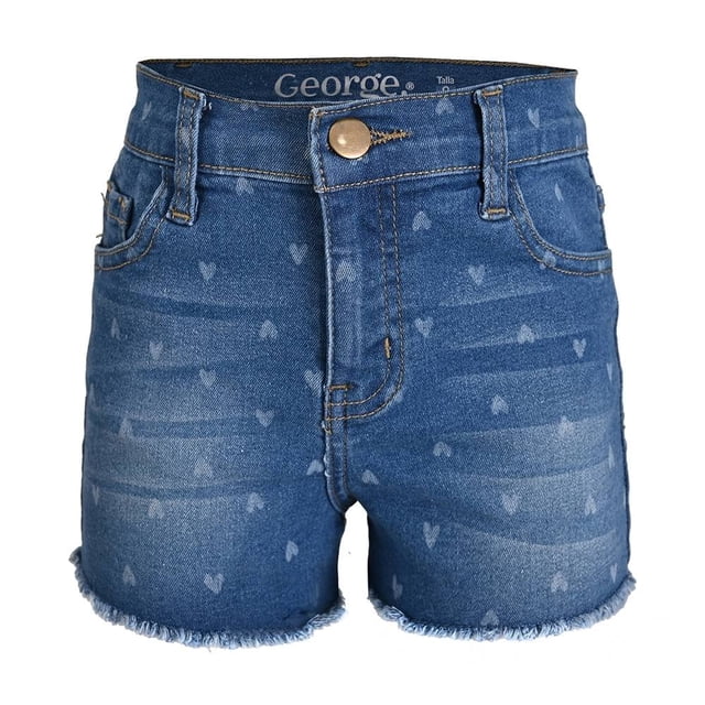 short george talla 14 mezclilla con estampado corazones azul medio, vista frontal centrada de short para niña con pretina con trabillas y botón metálico dorado, bolsillos frontales, costuras visibles y dobladillo desflecado; mezclilla de textura suave con efecto lavado y pequeños corazones estampados en tono más claro, ideal para uso casual y diario.