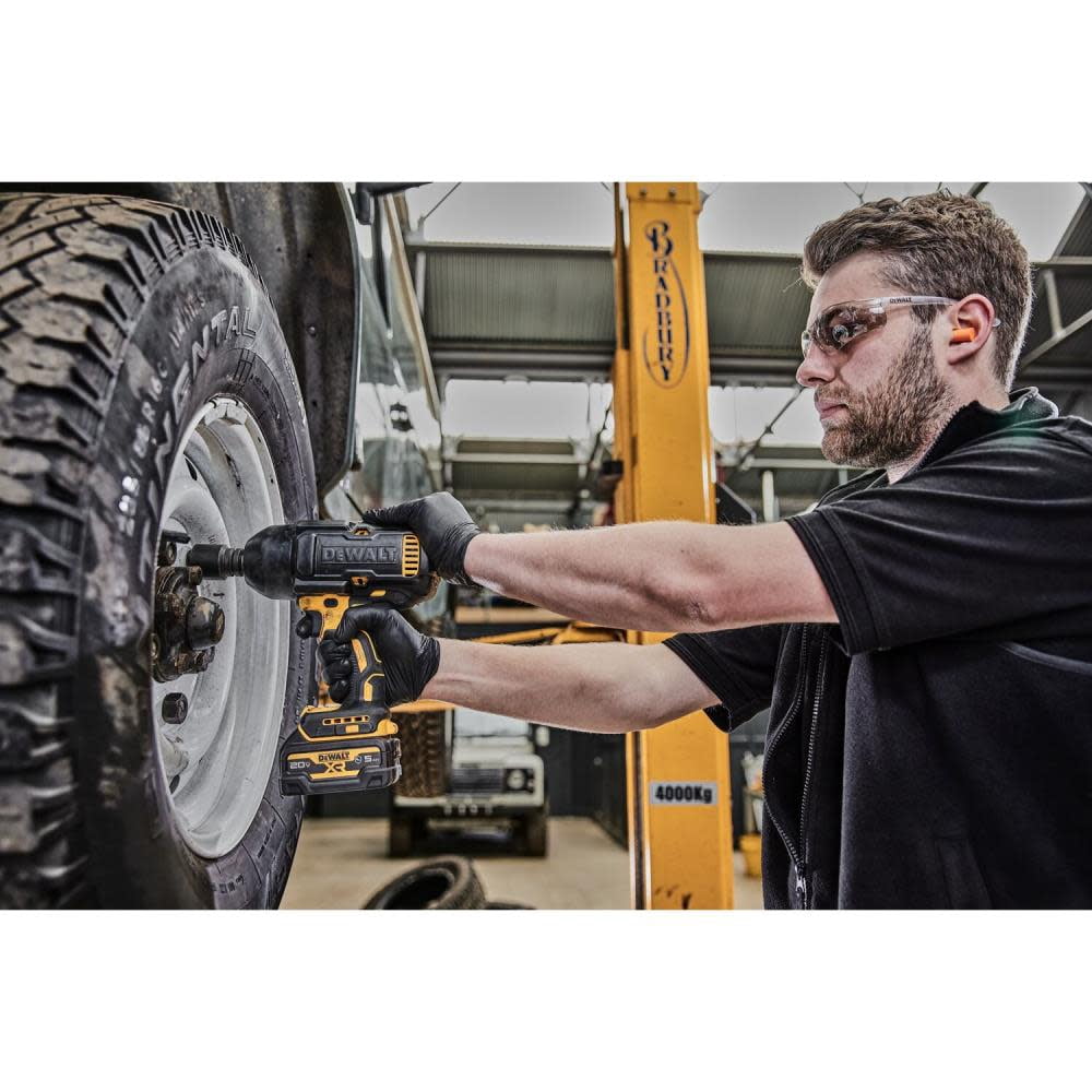 Dewalt 20V Max* Xr® 1/2 In. High Torque Impact Wrench With Hog Ring Anvil With (2) Oil-Resistant 5.0 Ah Batteries And Charger Kit