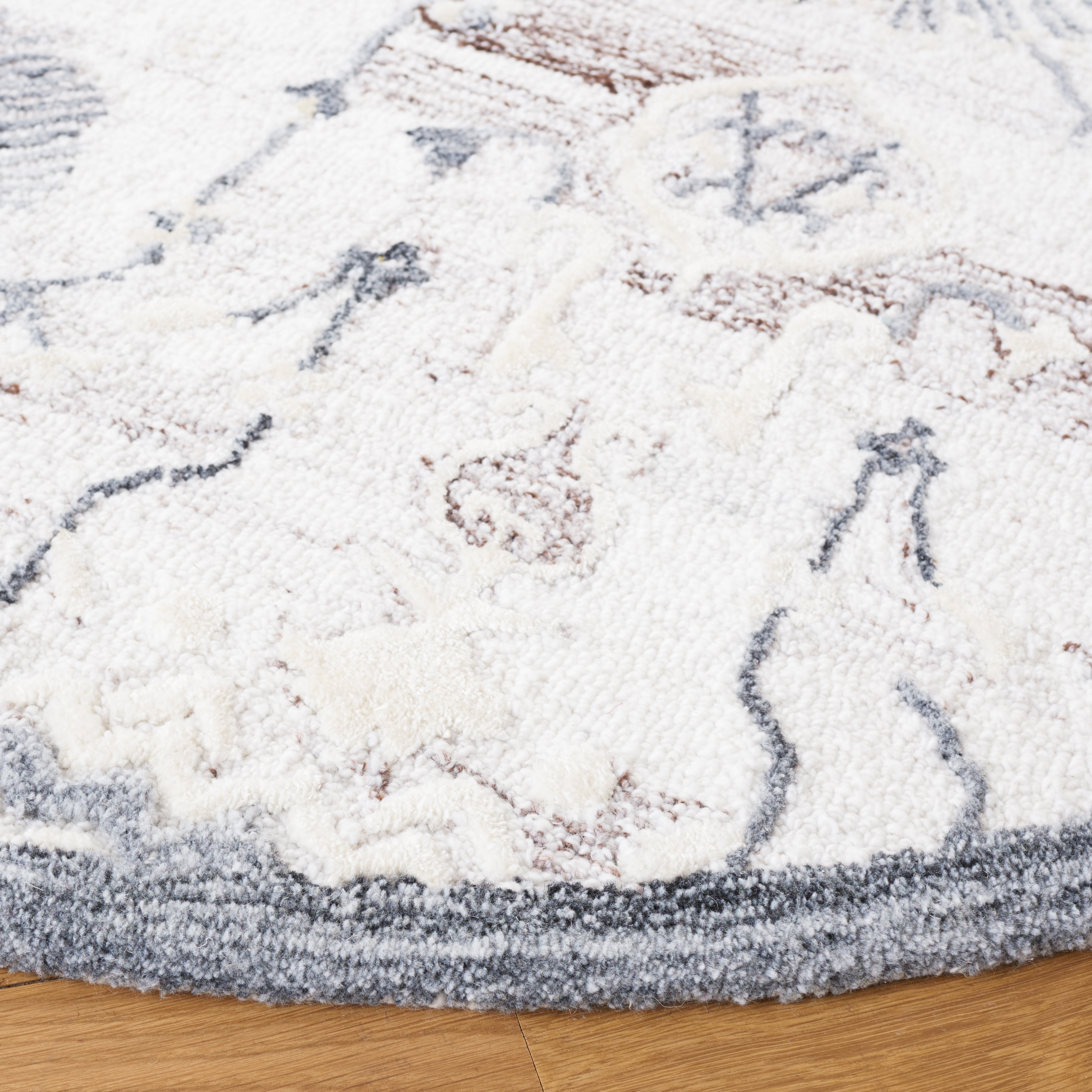 SAFAVIEH Glamour Quinten Floral Area Rug, Light Brown/Grey, 6' x 6' Round