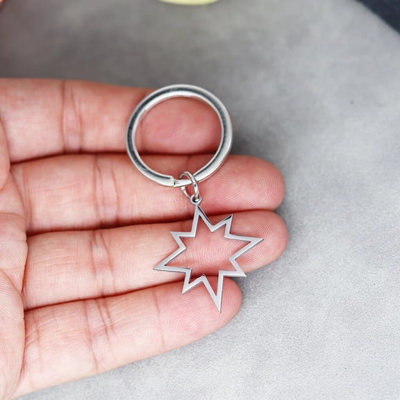Vintage Stainless Steel Keychains for Women North Star Pendant Keyrings Minimalist Geometric Key Chain Jewelry Gifts