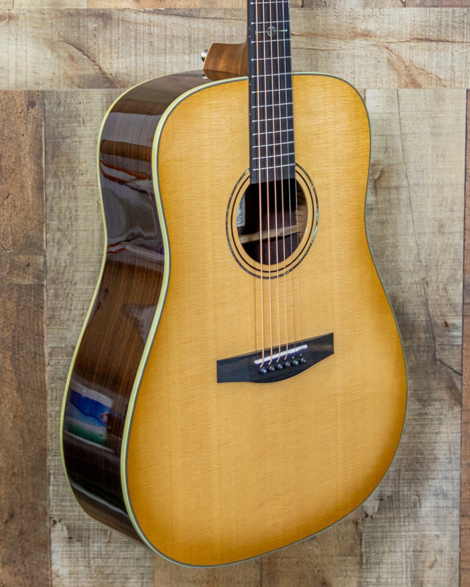 Alvarez LD70e Laureate Series Dreadnought Acoustic-Electric Guitar Natural