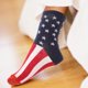 thumbnail image 4 of 2 pares de medias cálidas de algodón Calcetines a rayas de la bandera americana Calcetines creativos Calcetines cómodos con los pies de la bandera, 4 of 7