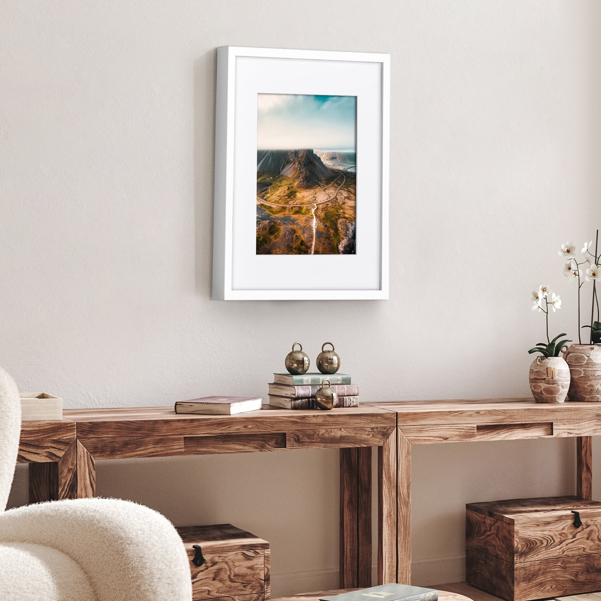 Americanflat 16x20 Picture Frame with Polished Plexiglass with 11x14 Mat Display Photo Soho Collection - White