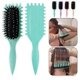 thumbnail image 3 of Peine para cabello rizado con acabado esponjoso antiestático, cepillo desenredante de cerdas de jabalí para rizos, color verde., 3 of 5