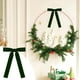 thumbnail image 4 of Decoraciones de lazos de terciopelo para el árbol de Navidad y set de 16 piezas | Coronas, guirnaldas, adornos de regalo | Textura lujosa y suave, decoración navideña elegante | Pajaritas rojas, 4 of 5