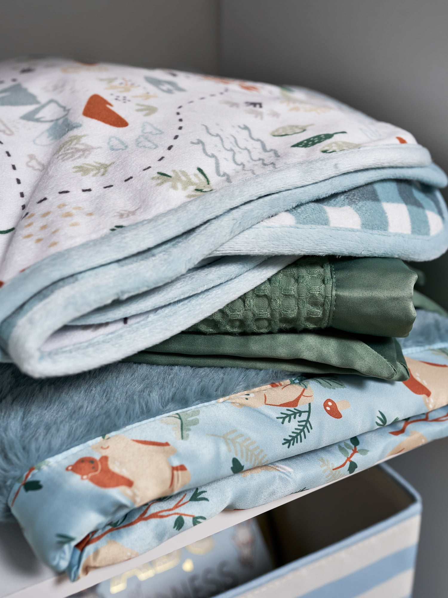 Modern Moments By Gerber Baby & Toddler Boys Reversible Plush Blanket, White