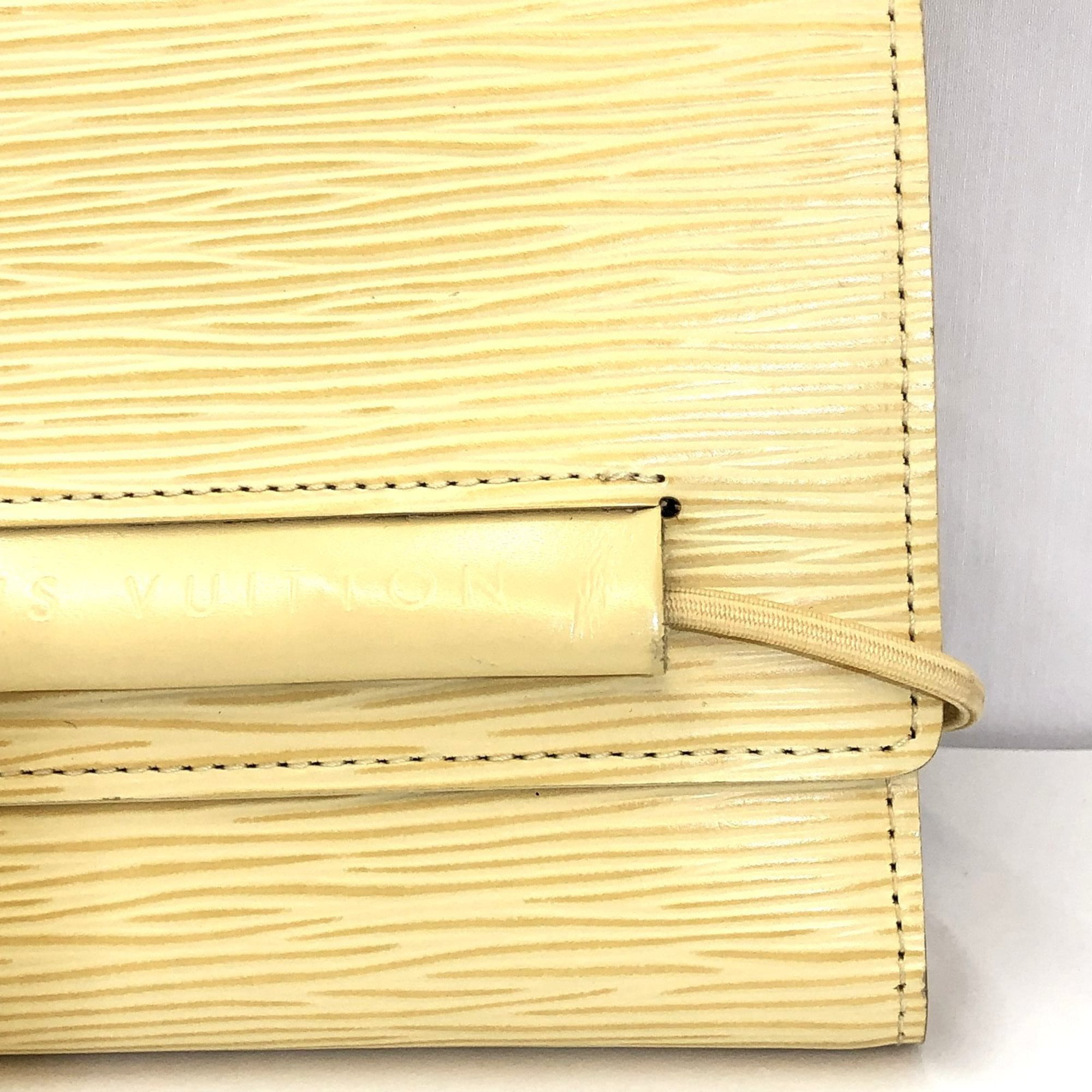 Authenticated used Louis Vuitton Louis Vuitton Trifold Wallet M6346A Portefeuille Elastic EPI Cream Yellow French Rubber Band with Coin Purse Compact