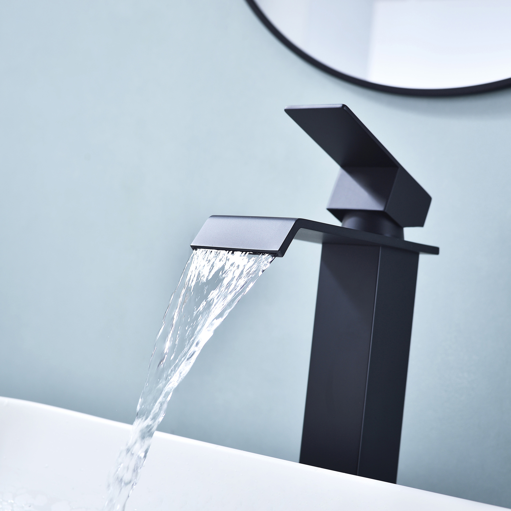 Single handle single hole waterfall spout bathroom vessel sink faucet with deck plate