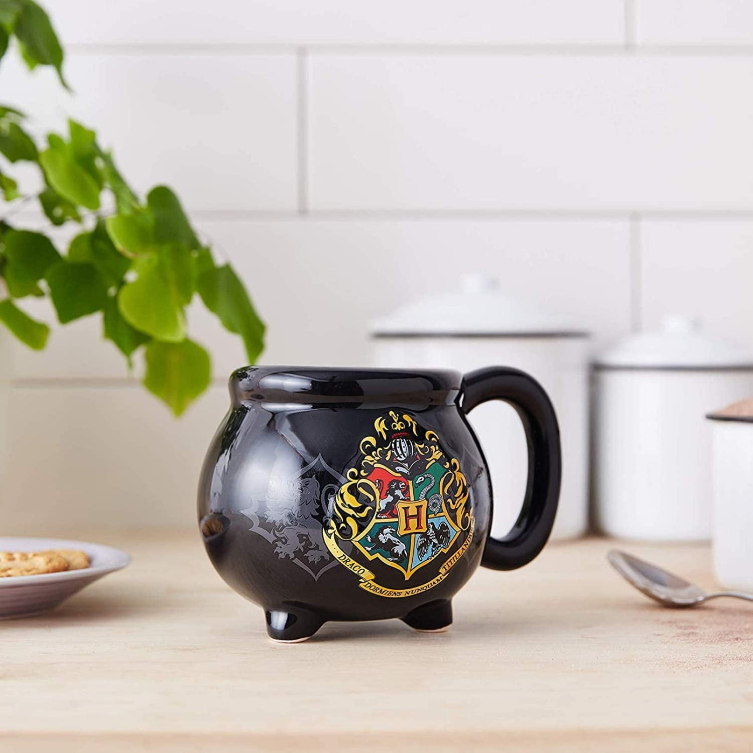 Warner Bros Harry Potter Hogwarts School Crest Cauldron 3D Sculpted Ceramic Coffee Mug, 20 Ounces
