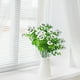 thumbnail image 4 of Set de Flores Artificiales | Hojas de eucalipto y pensamientos | 5 piezas de ramo floral falso surtido | Seda y plástico realistas | Decoración interior y exterior | Arreglo realista de bajo, 4 of 5