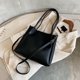 thumbnail image 4 of Bolso de hombro de moda para mujer Color sólido de gran capacidad para viajes de compras informales, 4 of 6