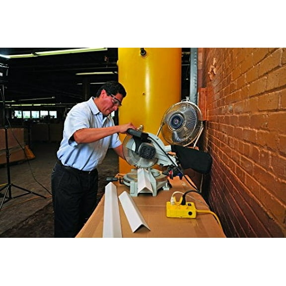 Tower Manufacturing 30434052 Auto-Reset Right Angle GFCI Cord and 4-Outlet Power Box, 6 Feet, Yellow