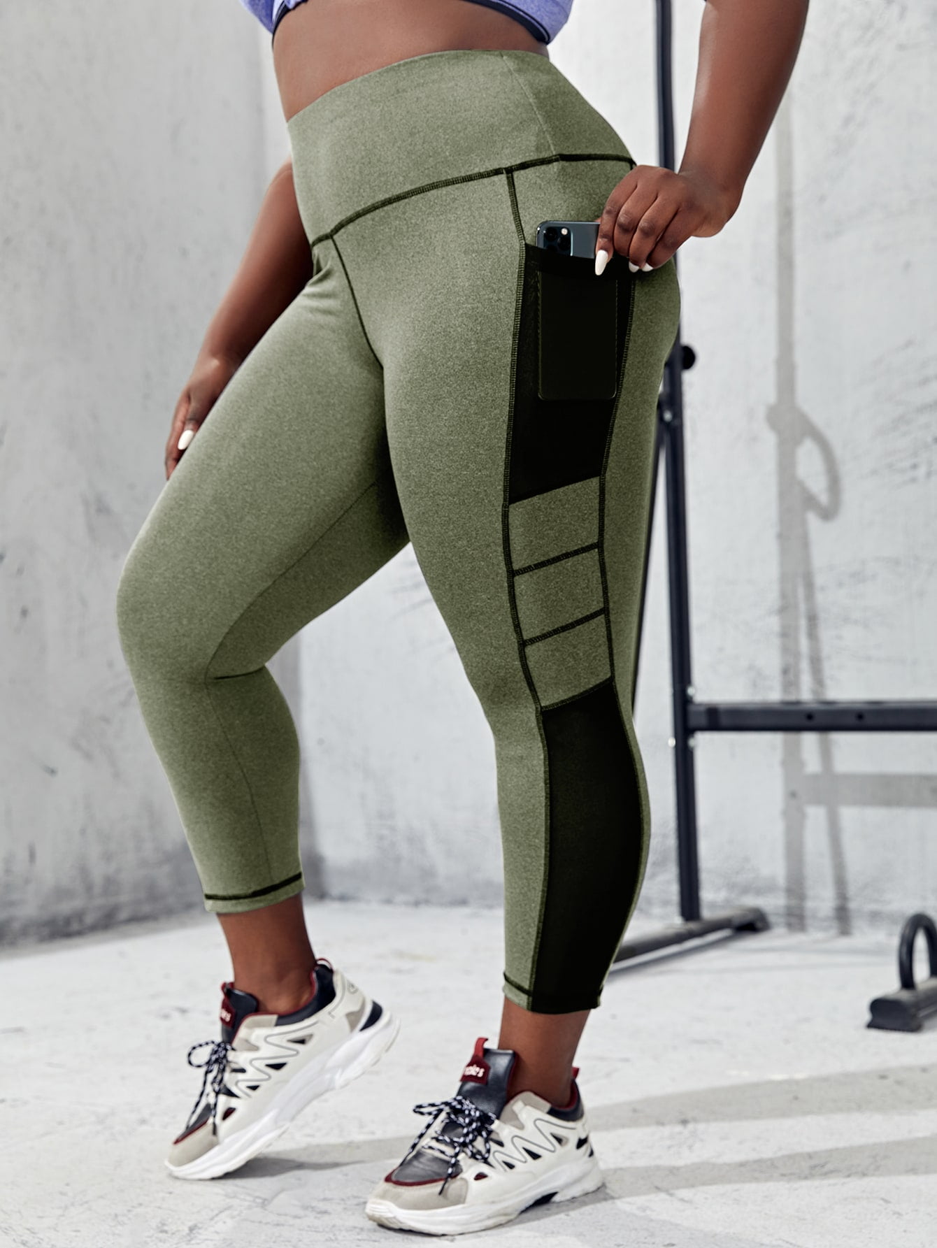 Sew Sports Leggings With Phone Pocket 