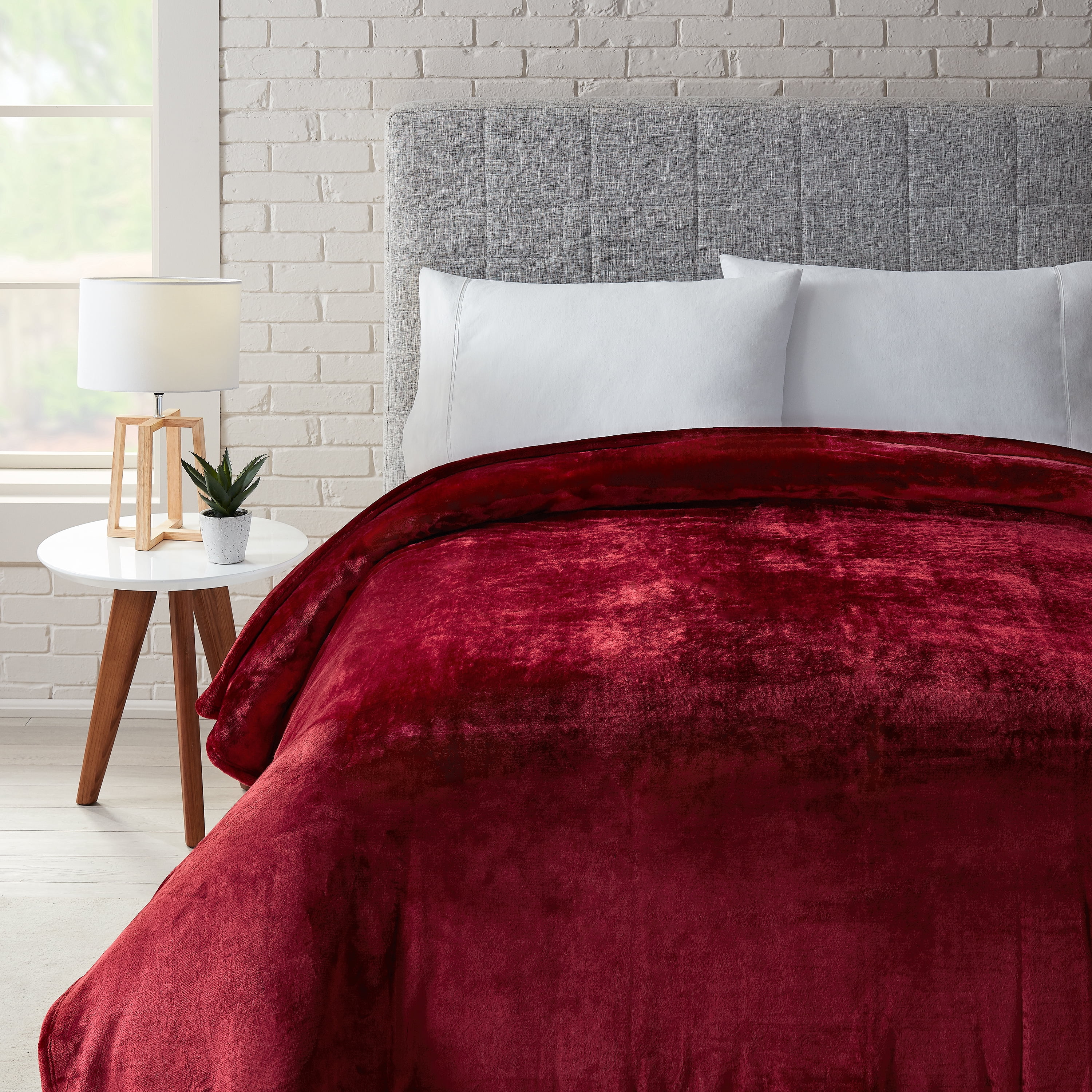 Better Homes & Gardens Luxury Velvet Plush Blanket, Full/Queen Red 