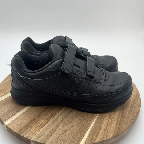 New Balance Mens 577 Black Leather Walking Shoes Sneakers MW577VK Size 9 4E