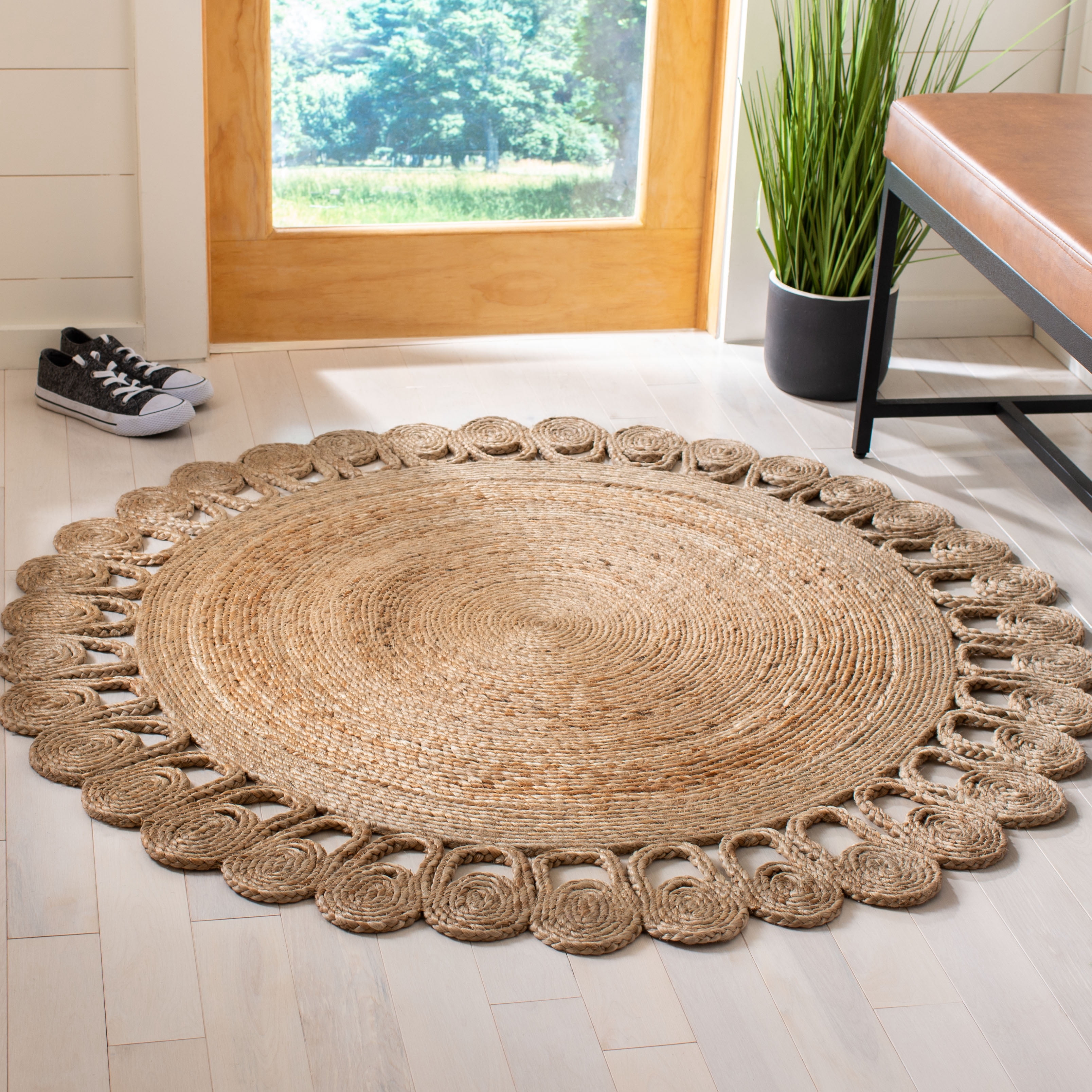 SAFAVIEH Natural Fiber Jeanette Geometric Area Rug, Natural, 4' x 4' Round