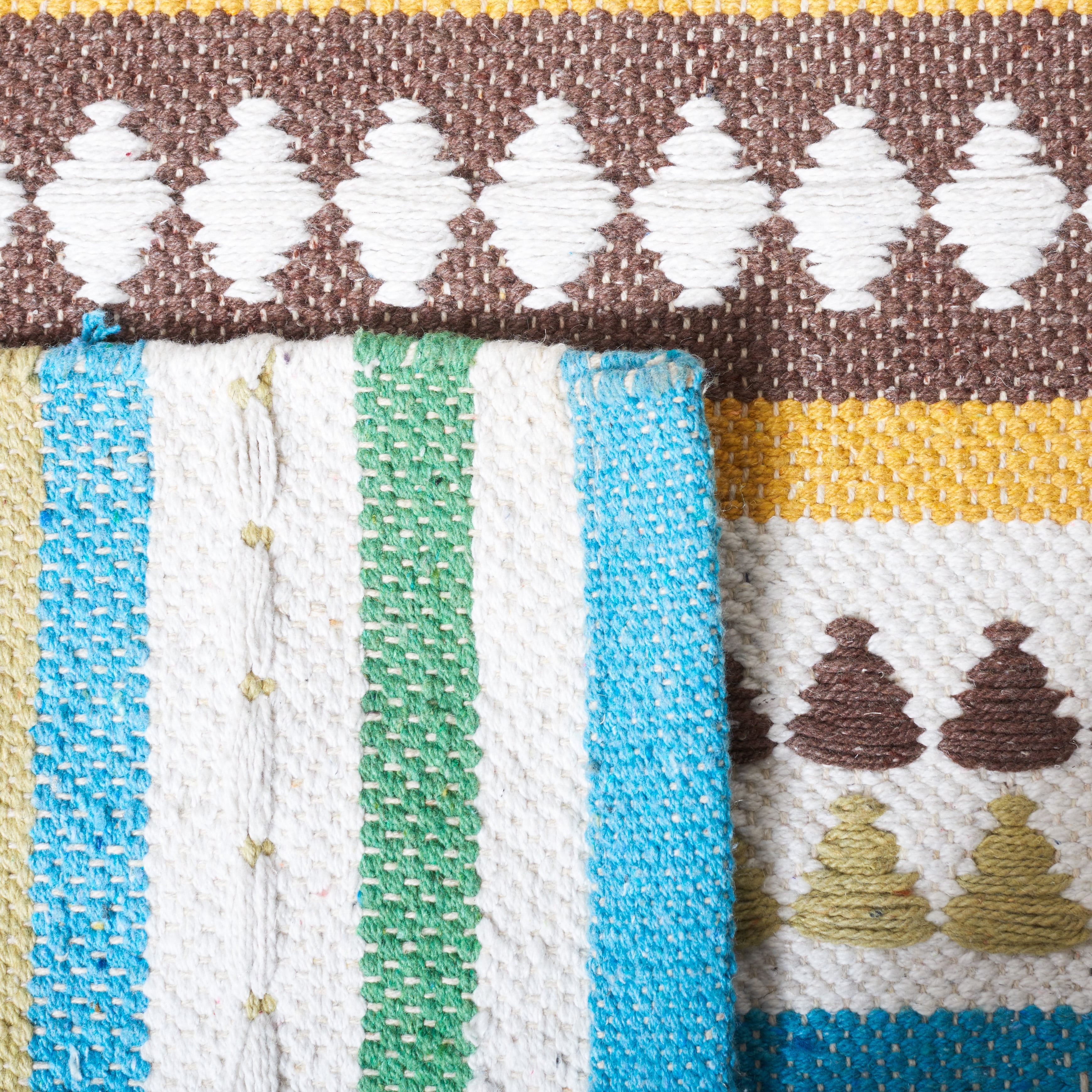 SAFAVIEH Montauk Kenyon Southwestern Cotton Area Rug, Light Blue/Ivory, 8' x 10'