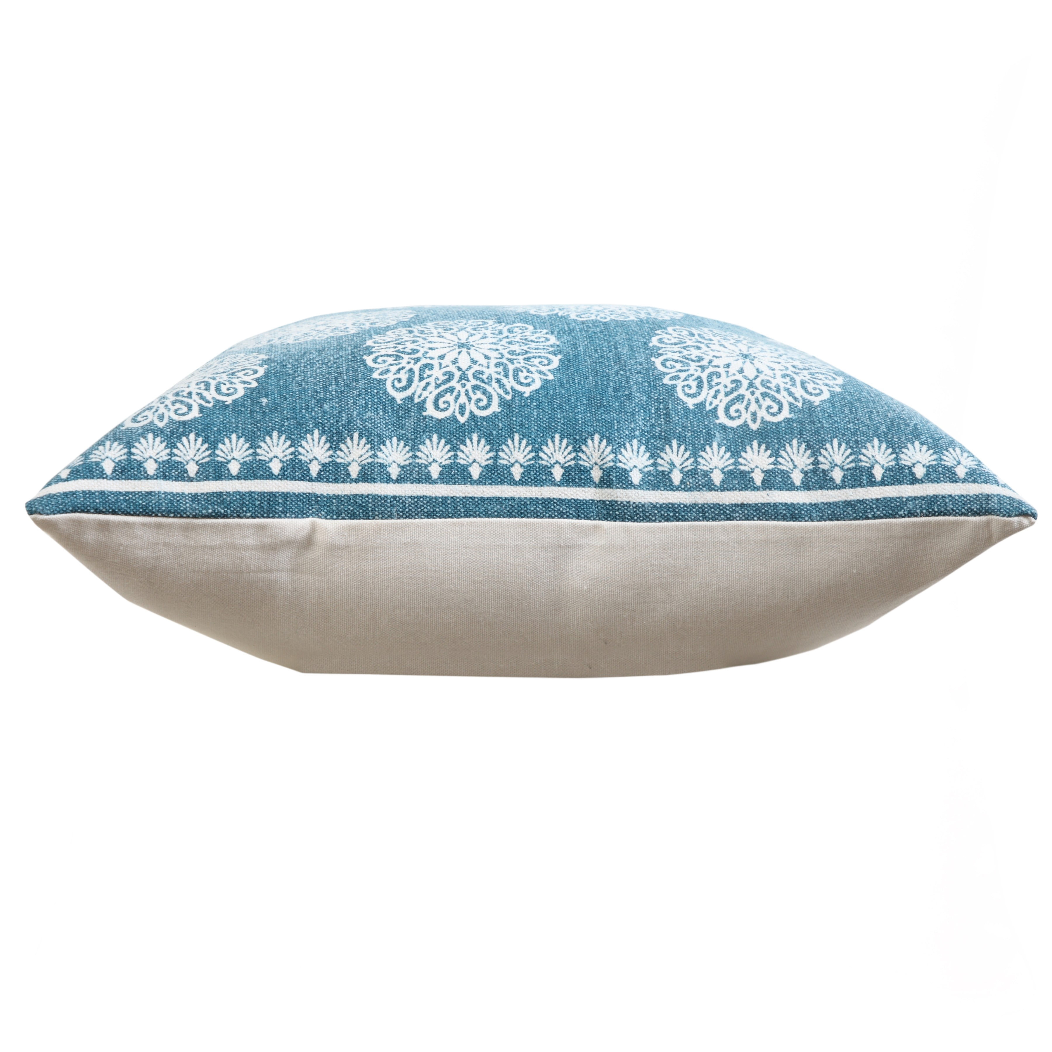 Ox Bay 20" x 20" Hand-Woven Blue/ White Floral/Botanical Organic Cotton Pillow Cover