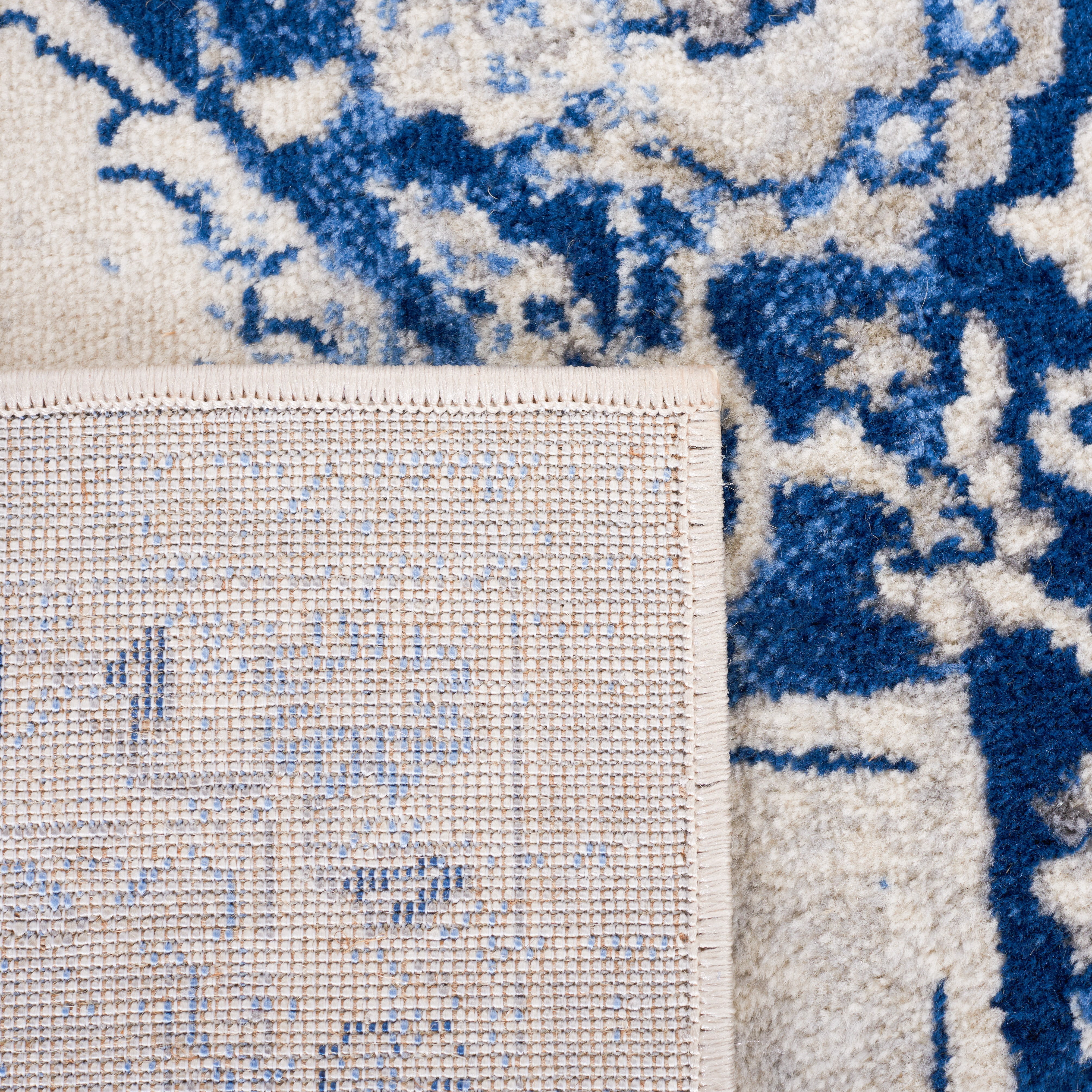 SAFAVIEH Brentwood Clotilda Oriental Area Rug, Blue/Ivory, 6'7" x 6'7" Square