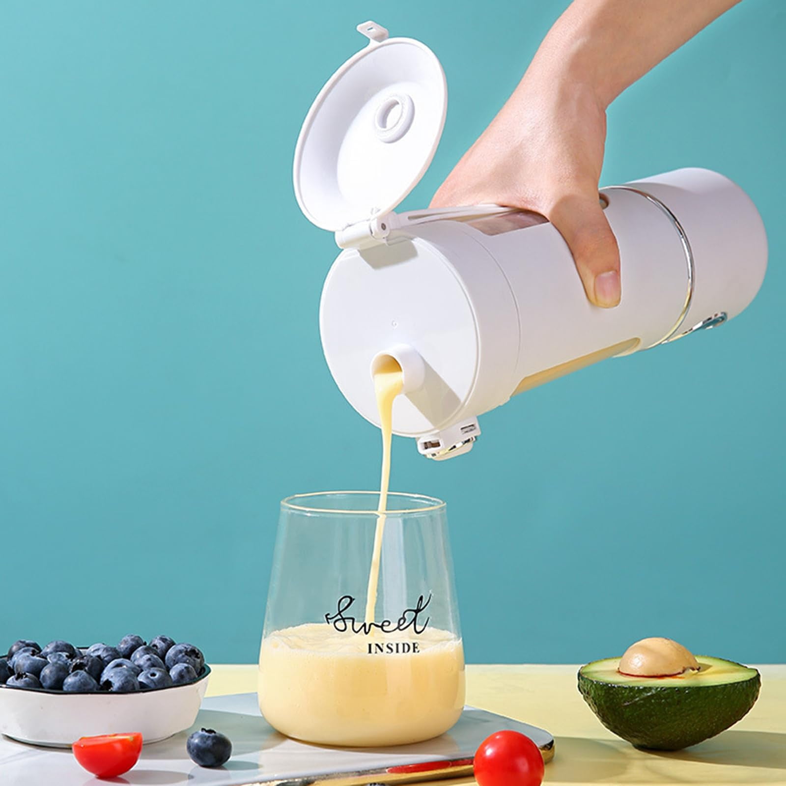 700ml Portable Blender Cup, USB Rechargeable Juicer Blender for Smoothies and Shakes, Travel Friendly Personal Mixer for Gym, Office and Home Kitchen