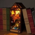 thumbnail image 4 of Kit de libros de bricolaje, rincón de libros de rompecabezas de madera 3D, sujetalibros decorativo, callejón decorativo con muebles y luz LED para cumpleaños, 4 of 5