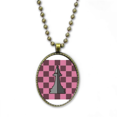 thumbnail image 1 of Damier Évêque Mot Blanc Échecs Collier Chaîne Vintage Pendentif Bijoux Collection, 1 of 3