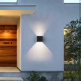 thumbnail image 3 of Aplique de pared moderno para exteriores con detección automática de día y noche, luz LED de aluminio de 12 W, ángulo de luz ajustable, fácil de instalar, lámpara impermeable IP65 negra para áreas, 3 of 5