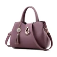 thumbnail image 1 of Bolso Tote Bandolera para Mujer Piel PU con Flecos Diseño Minimalista Estilo Deportivo Tamaño Grande, 1 of 1