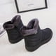 Hjcommed Bottes d'Hiver Femmes Imperméable Chaussures de Neige Bottines Plates Décontractées Plus Chaussures de Taille Noir 42 – image 4 sur 6