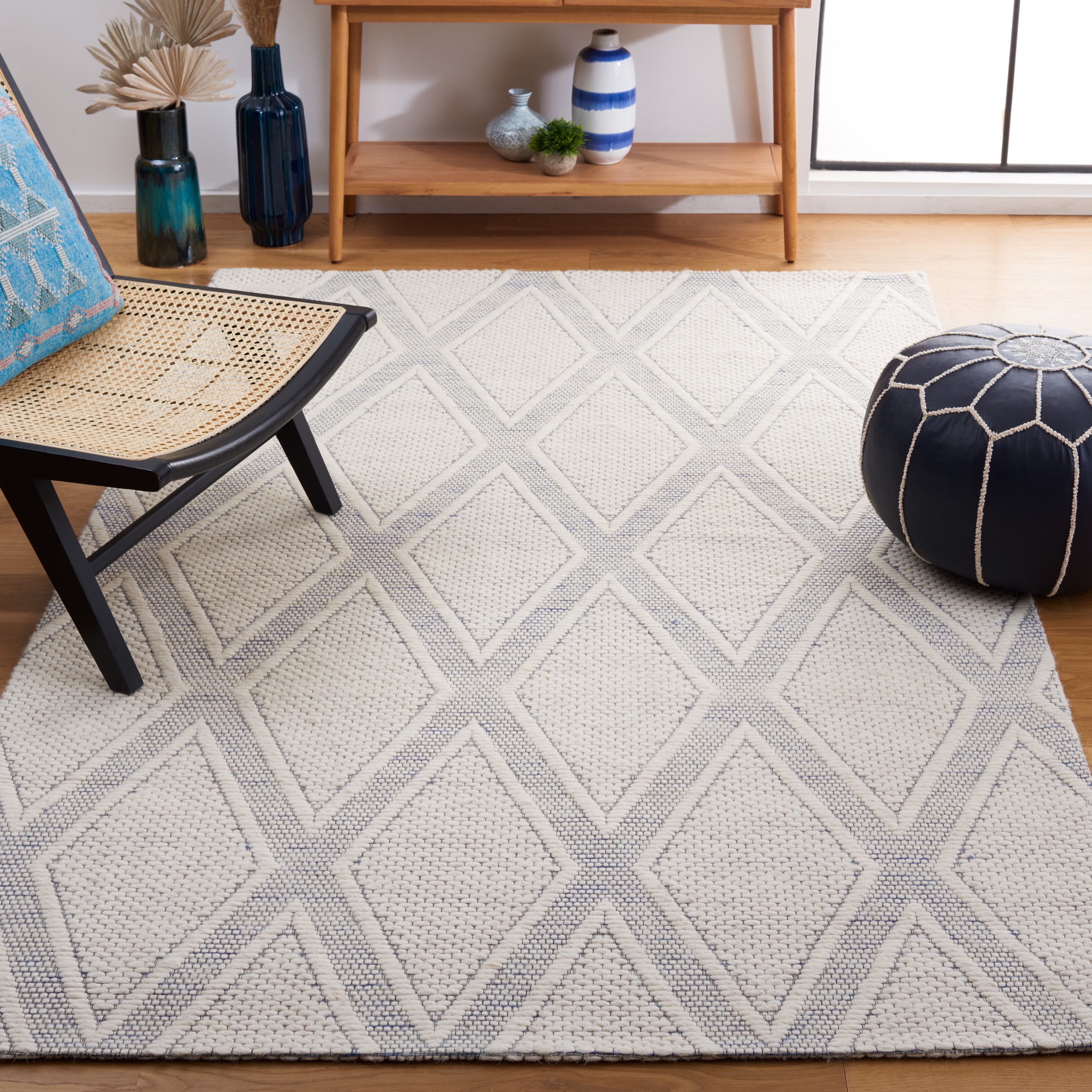 SAFAVIEH Marbella Asa Diamond Area Rug, Navy/Ivory, 5' x 8'