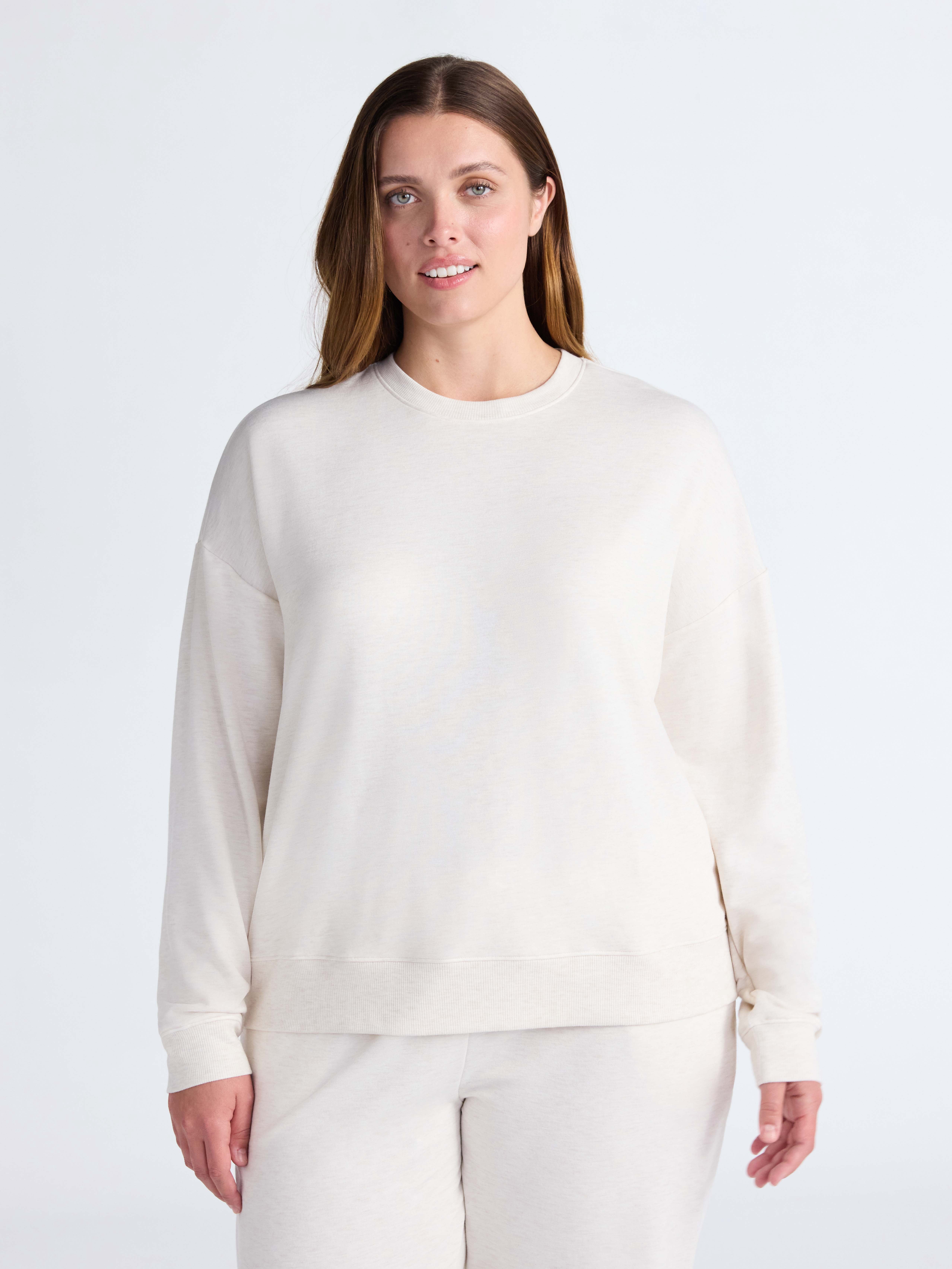 Joyspun Women's Fleece Drop Shoulder Sleep Top with Long Sleeves, Sizes XS-3X