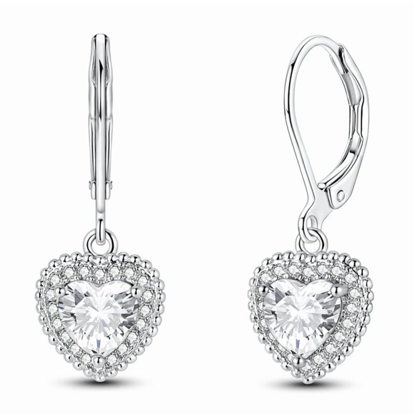 Arete de Corazón Brillante Cierre en D Bañado en Plata