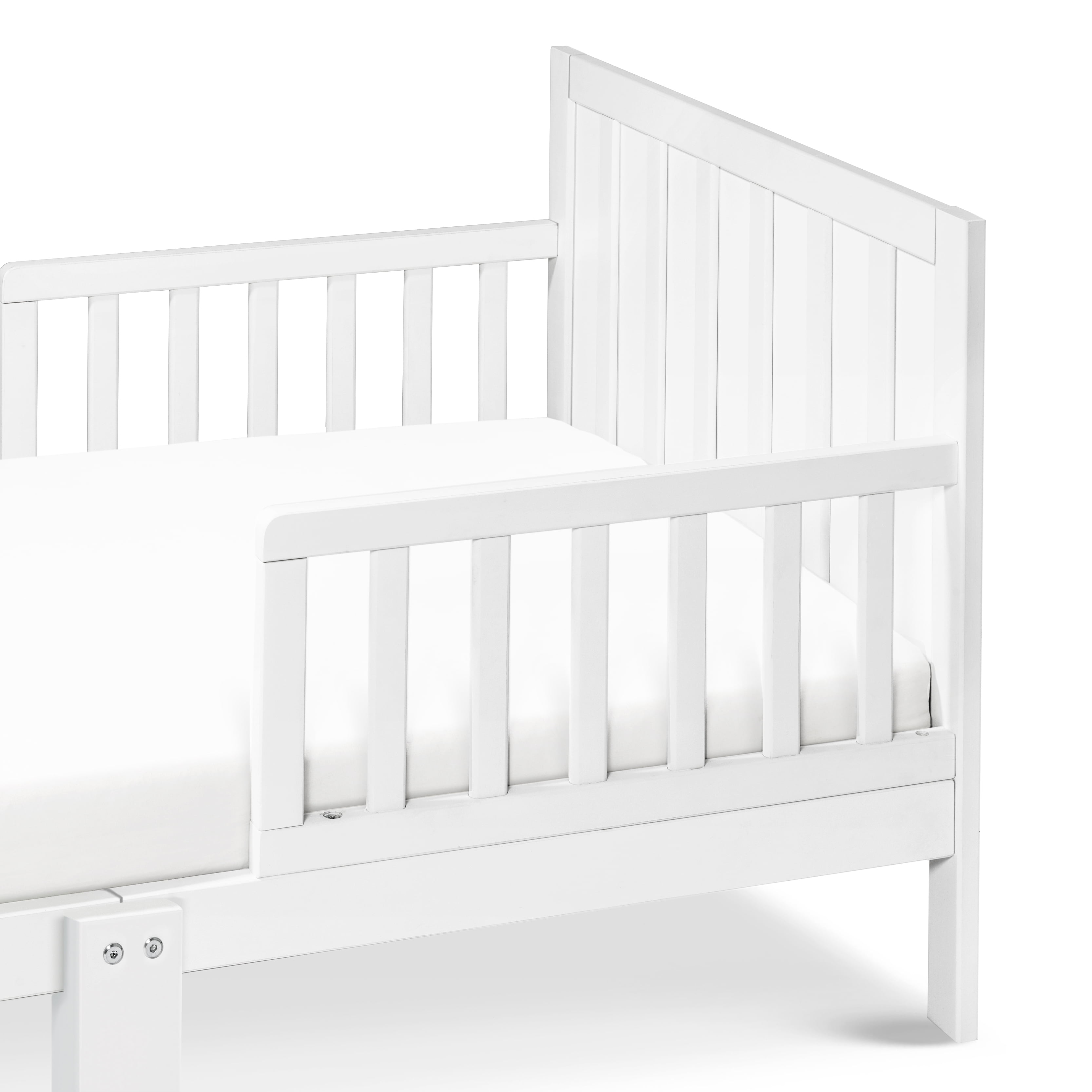 Carter's by DaVinci Benji Toddler Bed in White