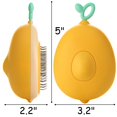 thumbnail image 3 of Cepillo para gatos con forma de fruta para mudar y arreglar, cepillo para masaje de mascotas, elimina fácilmente el pelo enredado y suelto (limón), 3 of 5