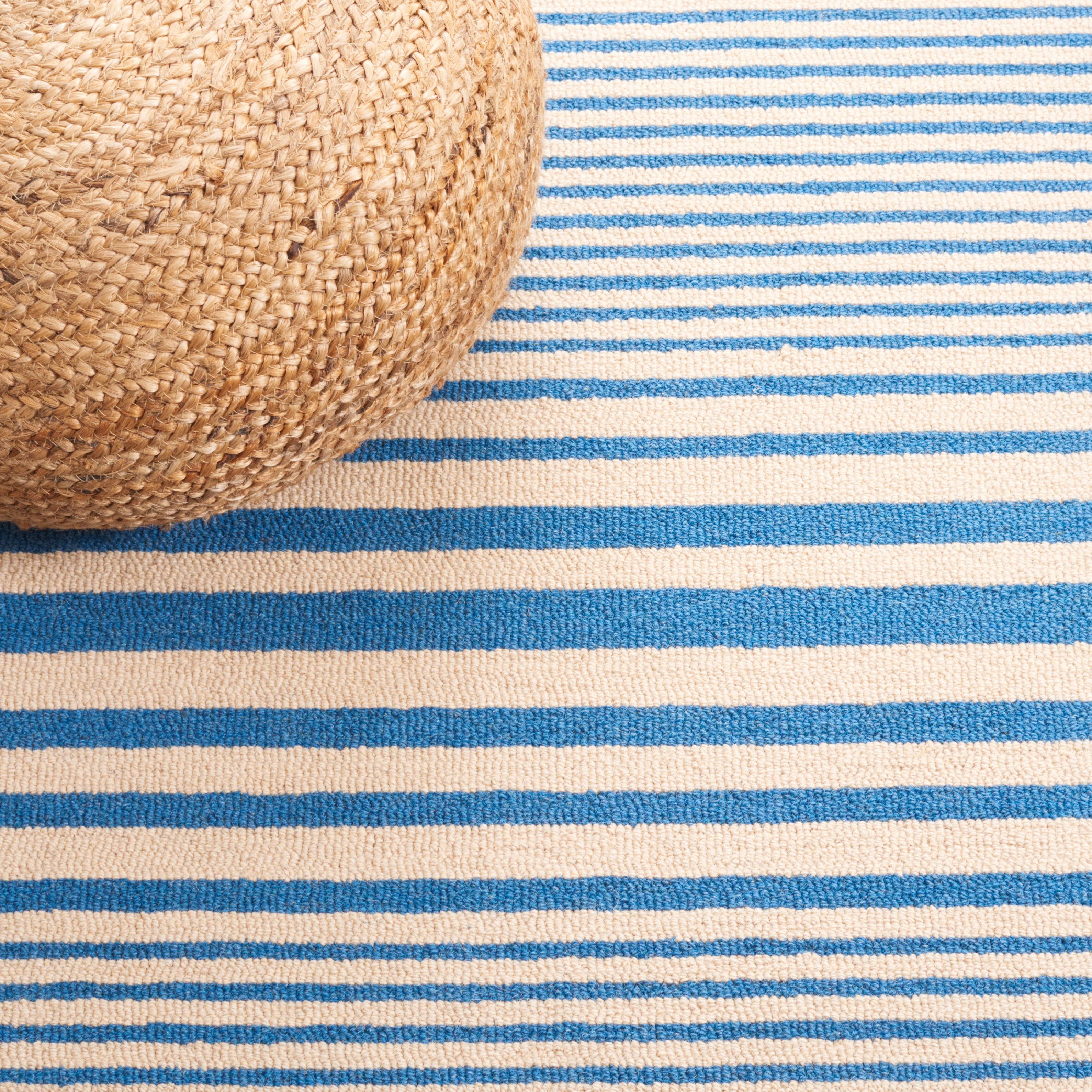 Safavieh Genre Luis Geometric Area Rug, Blue/Ivory, 5' x 8'