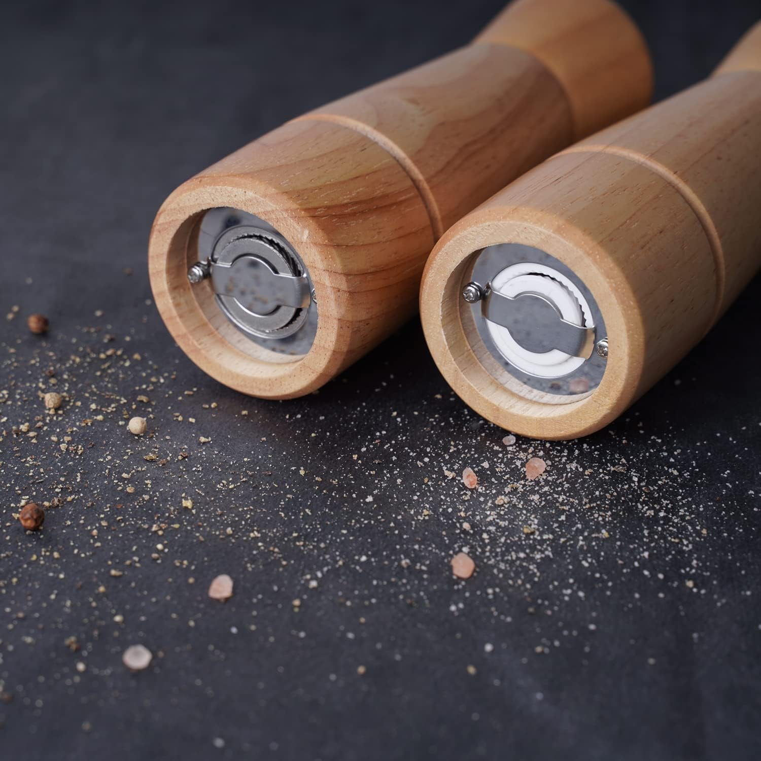 DeroTeno Salt and Pepper Mill Set with Tray, Adjustable Ceramic Grinder Salt Mill, Stainless Steel Grinder Pepper Mill, Rubber Wood, 16.5 cm/ 6 inch Height, Bottom Dia 5 cm