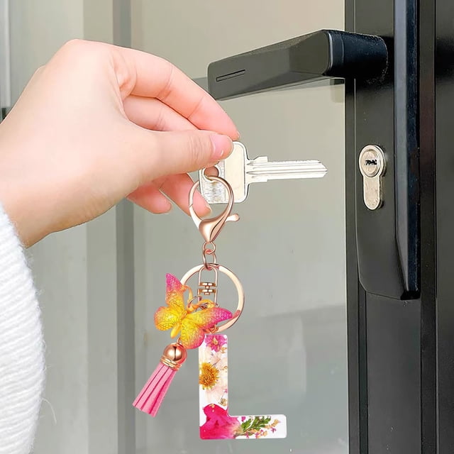 Meitianfacai Initial Letter Keychain