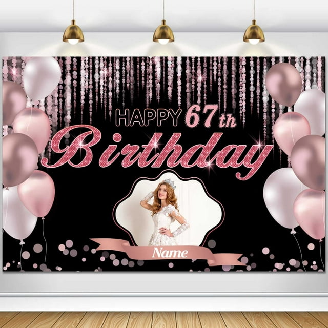 Banner decorativo con dicódigos personalizados en oro rosa, feliz 67 cumpleaños