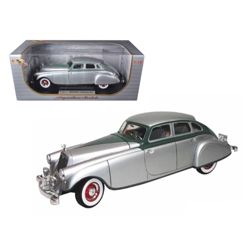 Signature Models 1933 Pierce Arrow Silver 1/18 Diecast Model Car