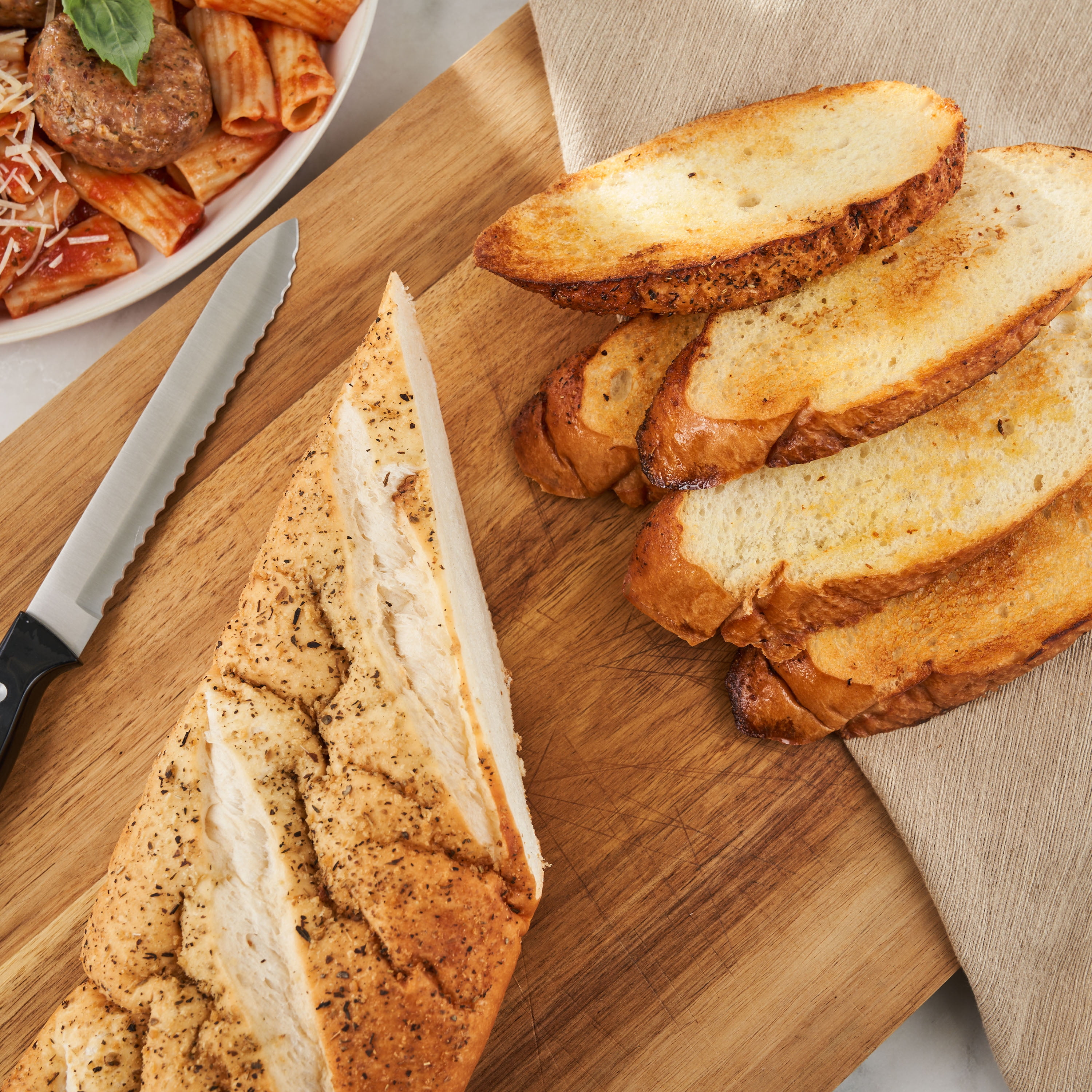 Freshness Guaranteed Garlic Herb French Bread, 14 oz